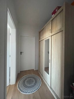Priestranný 3 izbový apartmán v Modranke - 6