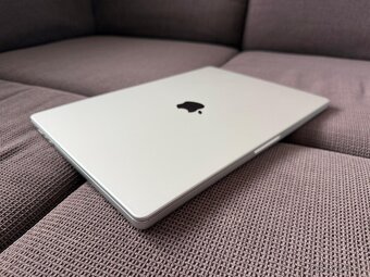 MacBook Pro 16 inch M1 2021 silver - 6