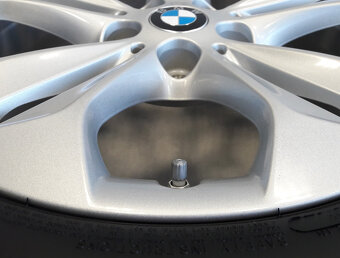 BMW X1 F48 17" Styling 564 - 6