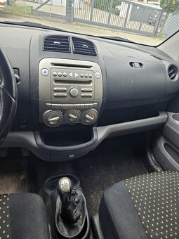 Daihatsu Sirion 1.3 i 4×4 model 2010 - 6