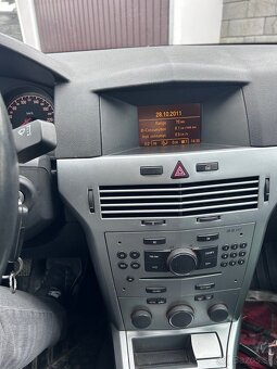 Predám Opel astra - 6