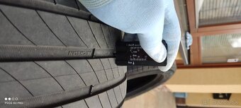 Predám letné pneumatiky 215/50 R17 - 6