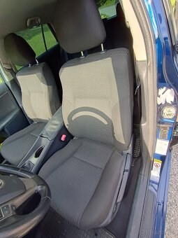 Toyota Avensis combi 2,0 D-4D - 6