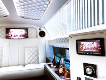 Lincoln Town Car Excalibur – Luxusná Stretch Limuzína - 6