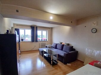 NA PREDAJ 2-izbový byt Hlohovec s parkovacím miestom - 6