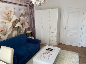 Modrý rozťahovací semišový gauč - 6