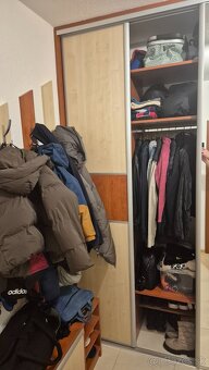 Vstvaná skriňa na mieru - 6