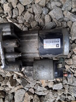 Predám diely citroen c3 picasso 1.4vti 70kw - 6