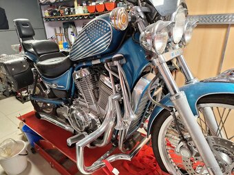 Suzuki Intruder - 6