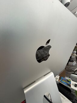 Monitor Apple Studio Display - sklo s nanotextúrou - stojan - 6