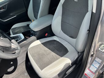 Toyota RAV 4 benzin-Hybrid 131 KW 4x4 - 6
