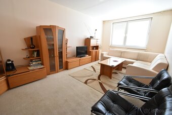 Pezinok:Ponúkame priestranný 3 izbový byt , Svätoplukova ul. - 6