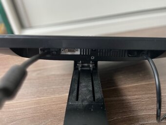 Dell monitor 22 s kablom - 6