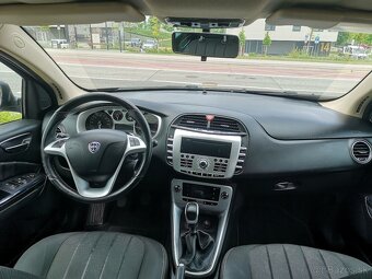 Lancia Delta III 2011 1.4T, 88kw, ako nové kúpené v SR - 6