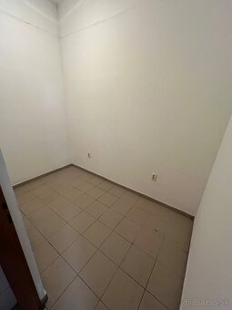 Prenájom nebytového priestoru Ku Bratke 1/A (za priemstavom) - 6