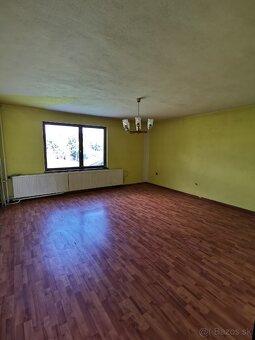 Veľkorysý dom Hosťovce - 6