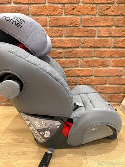 Autosedacka Britax Romer Evolve - 6
