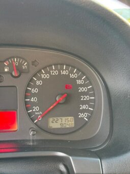 Predám VW golf 4 1.9 tdi 85kw - 6