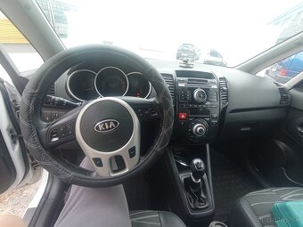 Kia Venga - 6