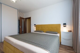 "REZERVOVAVÝ" Ponúkam elegantný 3 izbový byt na sídlisku D - 6