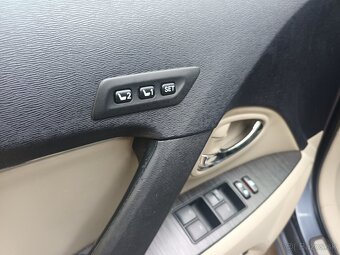 Toyota Avensis combi 2,2 d 110kw - 6