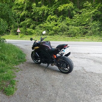 Kawasaki Z1000 - 6