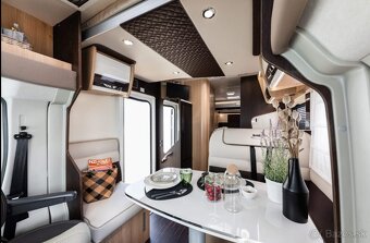 170PS 2023 5míst obytné auto karavan velmi pěkný stav - 6