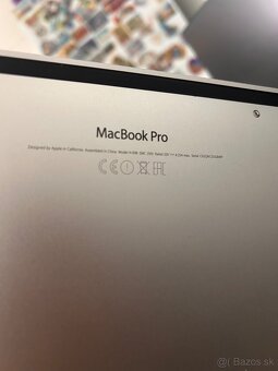 Apple MacBook Pro  (Retina, 15-palcový) - 6