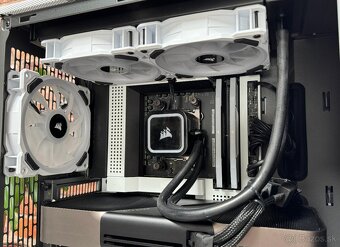 Ryzen 9 9950X3D\32GB\RTX 5080\SSD\1200W Zdroj - 6