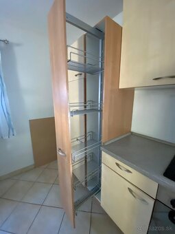 Moderná kuchynská linka so spotrebičmi - 6