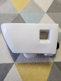 Predám závesné WC Rimfree s hlbokým splachovaním - 6