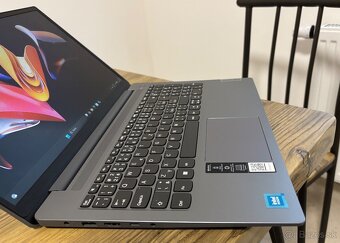 15.6"/Lenovo/4GB RAM DDR5/NvMe SSD 128GB/Intel HD 2GB/ - 6
