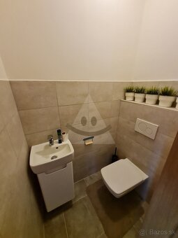 Na prenájom veľkometrážny byt v centre mesta Komárna - 6