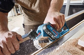 Bosch Akumulátorový hoblík GHO 12V-20 + nože + vrecko - 6