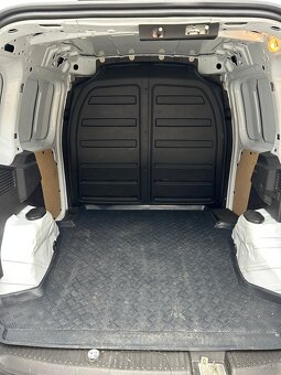 Ford Transit Courier - 6