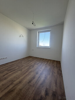 Prenájom - novostavba RD s 2 bytovými jednotkami, 102m2 úžit - 6