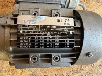 ELEKTROMOTOR S PREVODOVKOU 135 ot/min - 6
