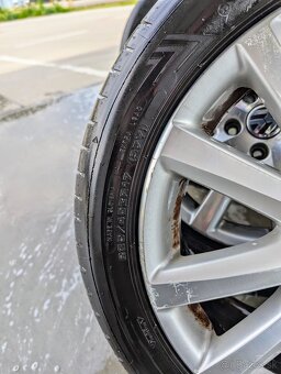Predám originálne VW elektróny R17 + letne pneu 235/45 - 6