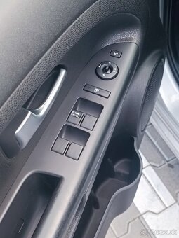 Kia Venga 1.4 G4FA benzín - 6