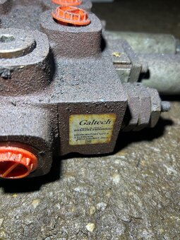 Predám hydraulický rozvádzač - 6
