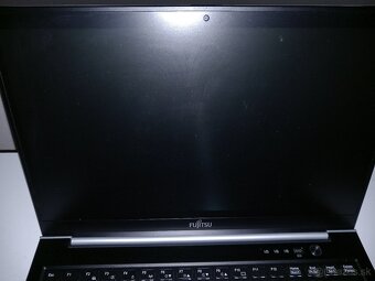 Fujitsu Lifebook U772 - 6