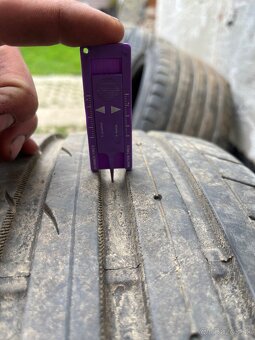 Letné pneu 235/35 r19 - 6