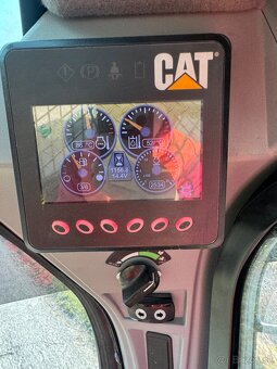Šmykom riadený nakladač Caterpillar 236d s ŠPZ - 6