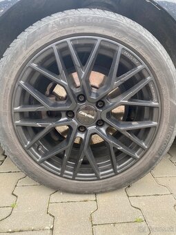 VW Jetta 1,6 - 6