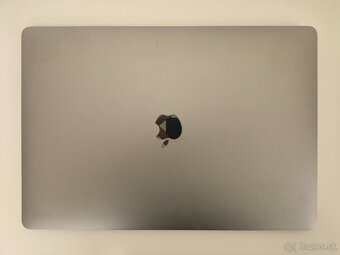 MacBook Pro 15" 2018 | i7 • 16GB • 256GB - 6