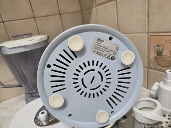 Kuchynský robot a mixér PHILIPS - 6
