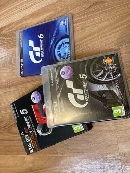 PS3 Ultra Slim 500 GB+2 ovládače+hry+volant - 6