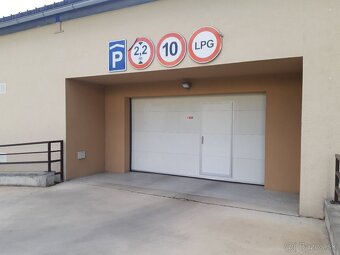 Ponúkame na predaj garáž - v Podlaviciach, na ulici Gaštano - 6