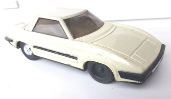 Staré hračky TATRA 603 a závodné auto ITES lietadlo akro - 6