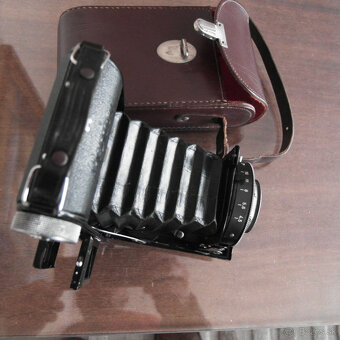 Starý fotoaparát Belfora Junior - 6